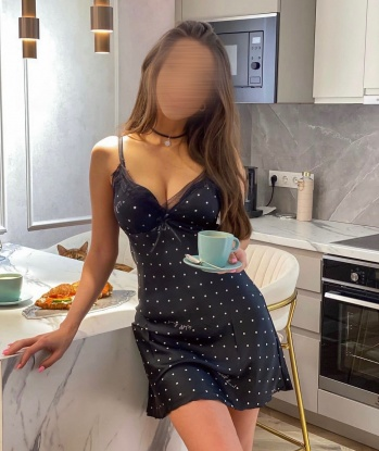 Я полна страсти и готова сделать твои самые сокровенные мечты реальностью. Мои услуги включают все, что ты можешь себе представить - от незабываемых эротических массажей до игр ролевыми костюмами. Я профессионал в своем деле и гарантирую тебе полное удовлетворение. Мои нежные руки и опытный язычок сделают тебя счастливым и расслабленным. У меня есть множество положительных отзывов от довольных клиентов, которые я готова поделиться с тобой. В моем арсенале есть фото, которые доказывают мою красоту и сексуальность. Не упусти шанс испытать незабываемые эмоции и насладиться моими услугами. Жду тебя в Москве! 😉 Александра